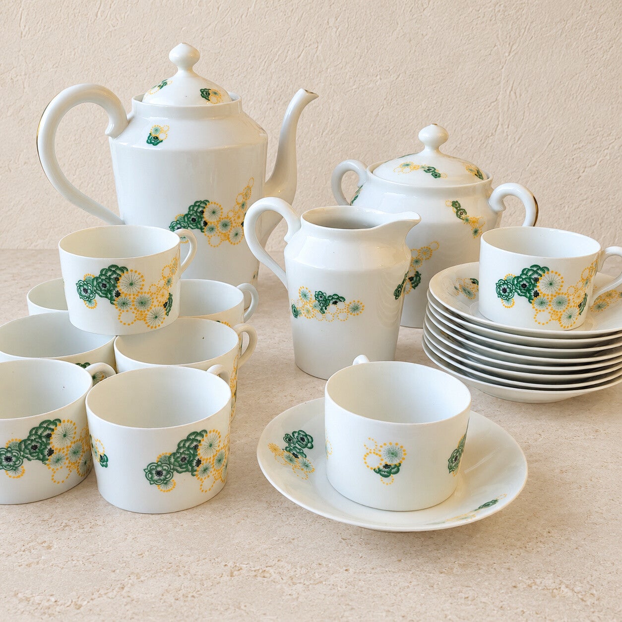 Service à café ancien en porcelaine – vaisselle vintage élégante