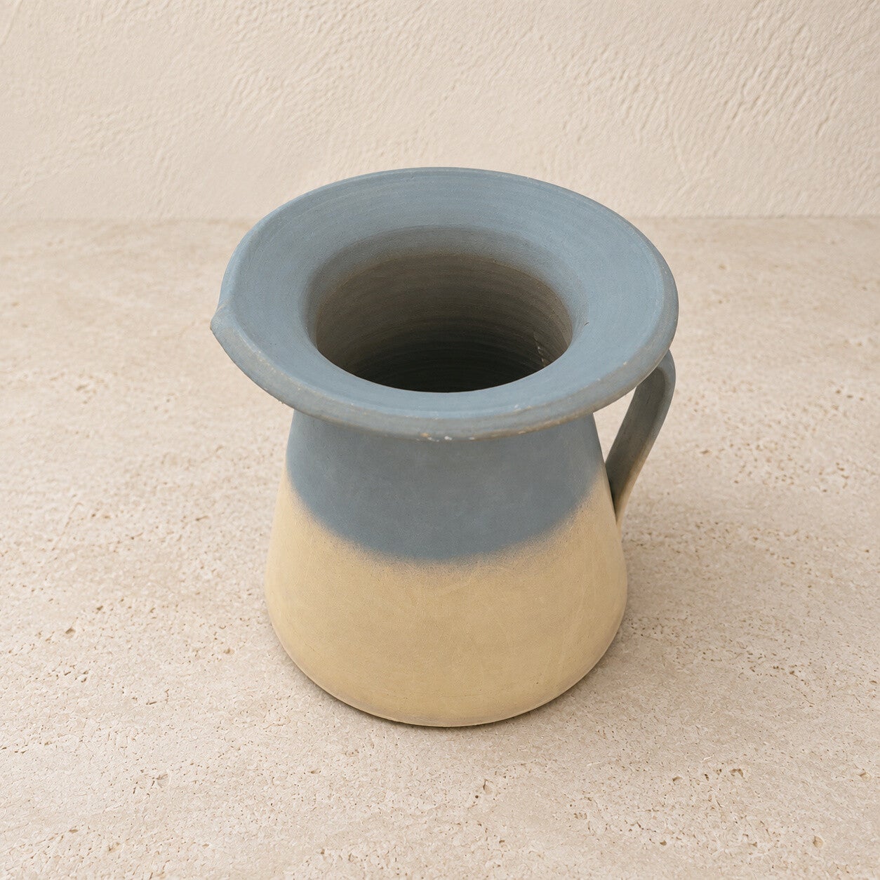 Grand vase en terre cuite