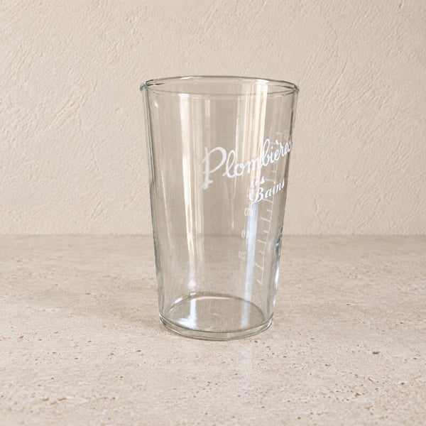 Ancien verre de cure de Plombières-les-Bains – Le compagnon élégant des promenades et des pique-niques