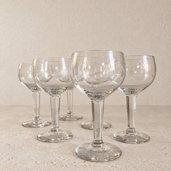 Ensemble de 6 verres à porto ou liqueur anciens – L'élégance des réceptions des années 1940