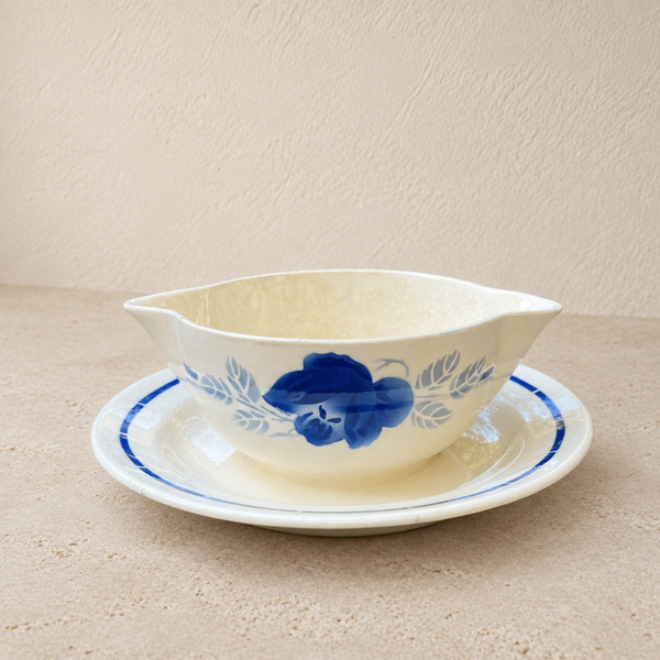 Saucière Lunéville modèle Diane – faïence ancienne pour l’art de la table