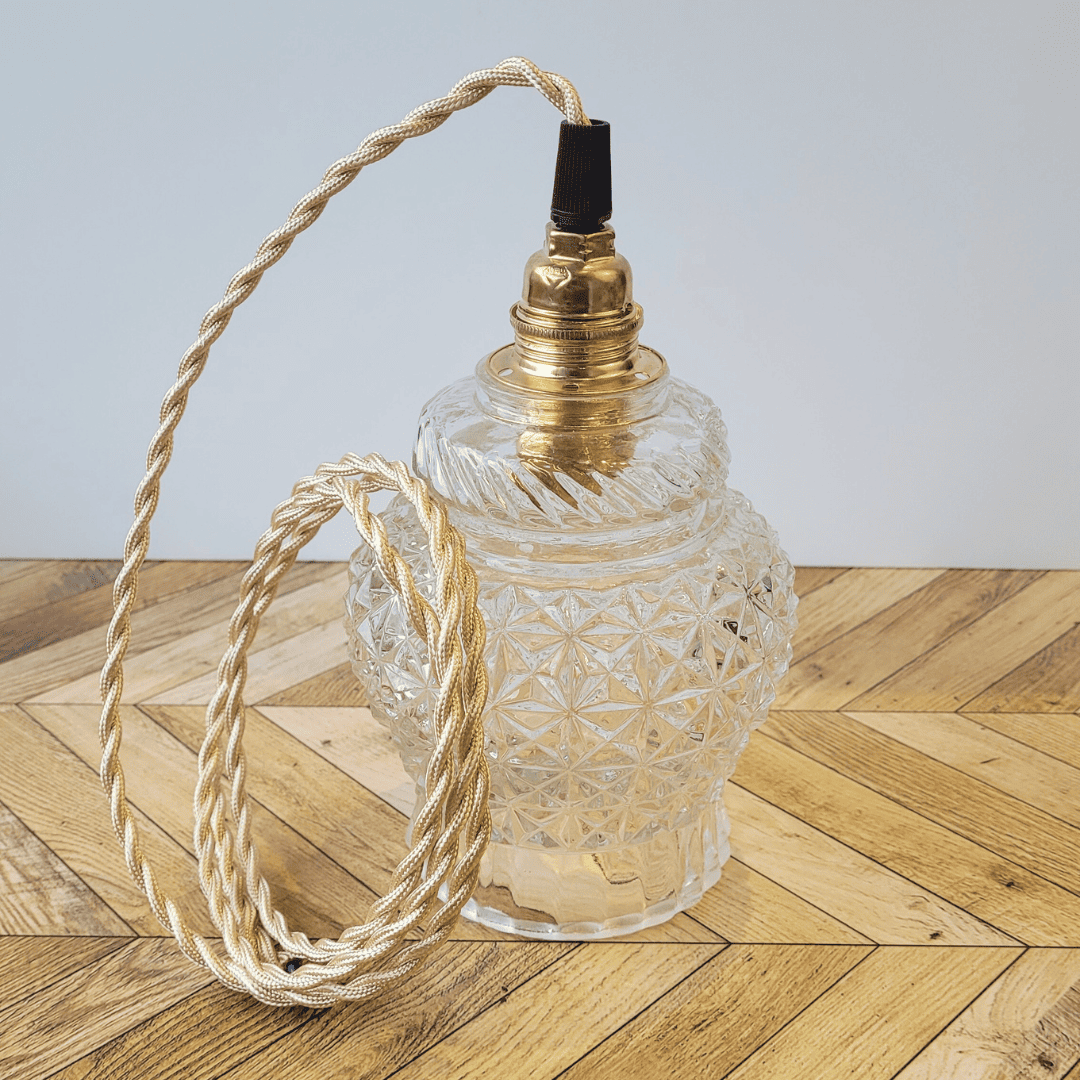 Baladeuse en verre ciselé