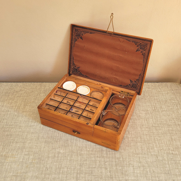 Boîte à aquarelle ancienne de voyage – Fin XIXe siècle / Début XXe siècle