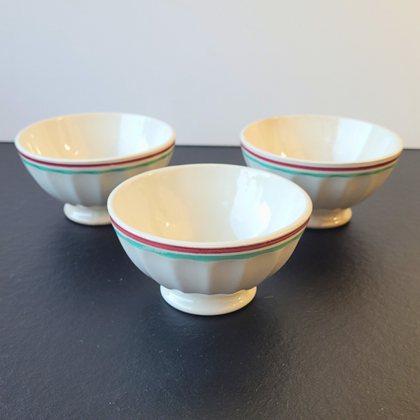 Ensemble de trois bols à filets rouge et vert