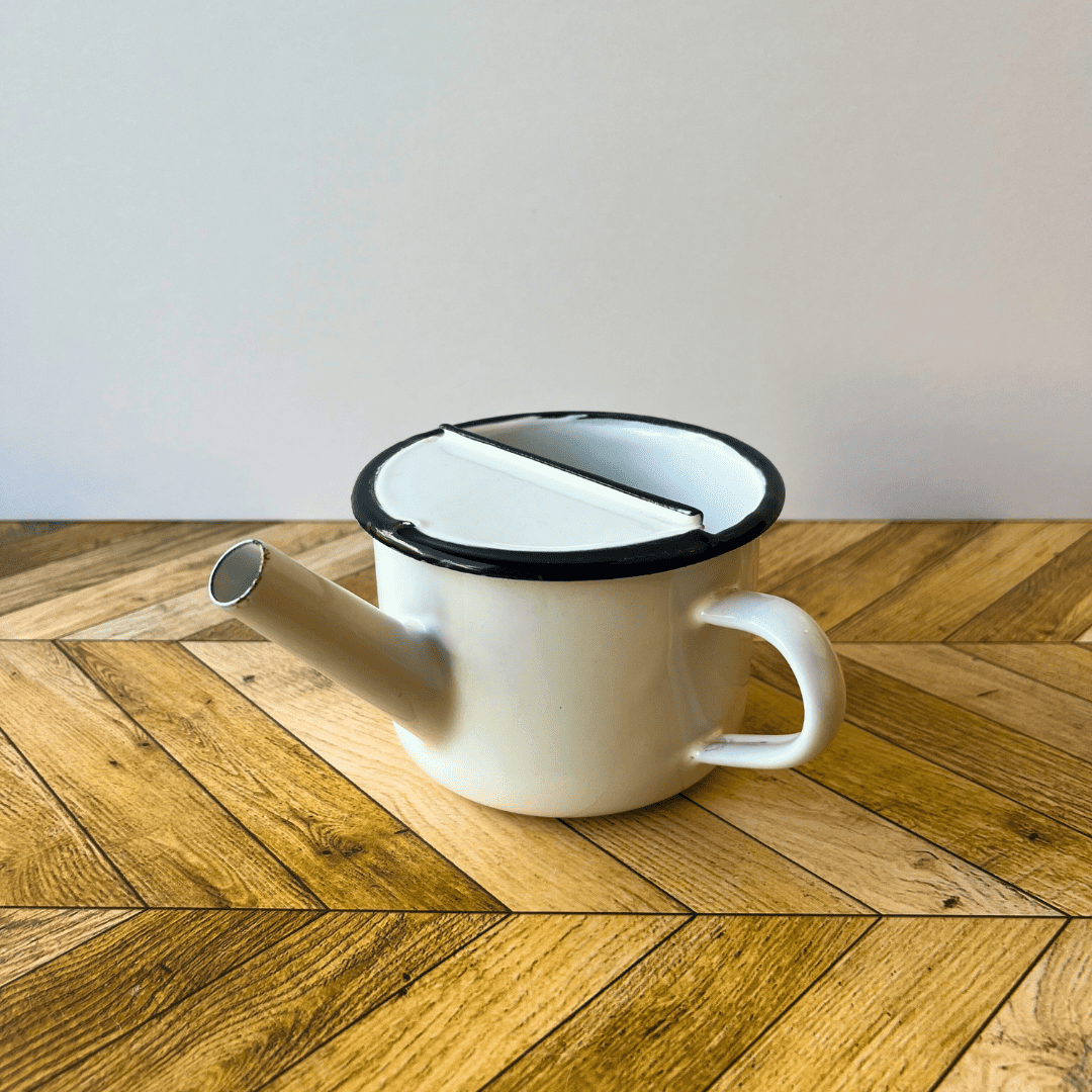 Tasse (canard) en métal émaillé