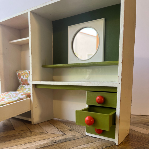 Chambre à coucher pour poupée vintage en bois – mobilier miniature ancien