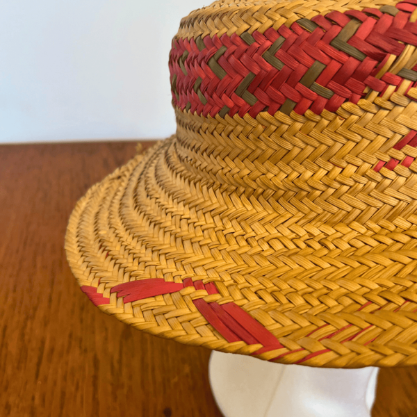 Chapeau ancien tressé en paille