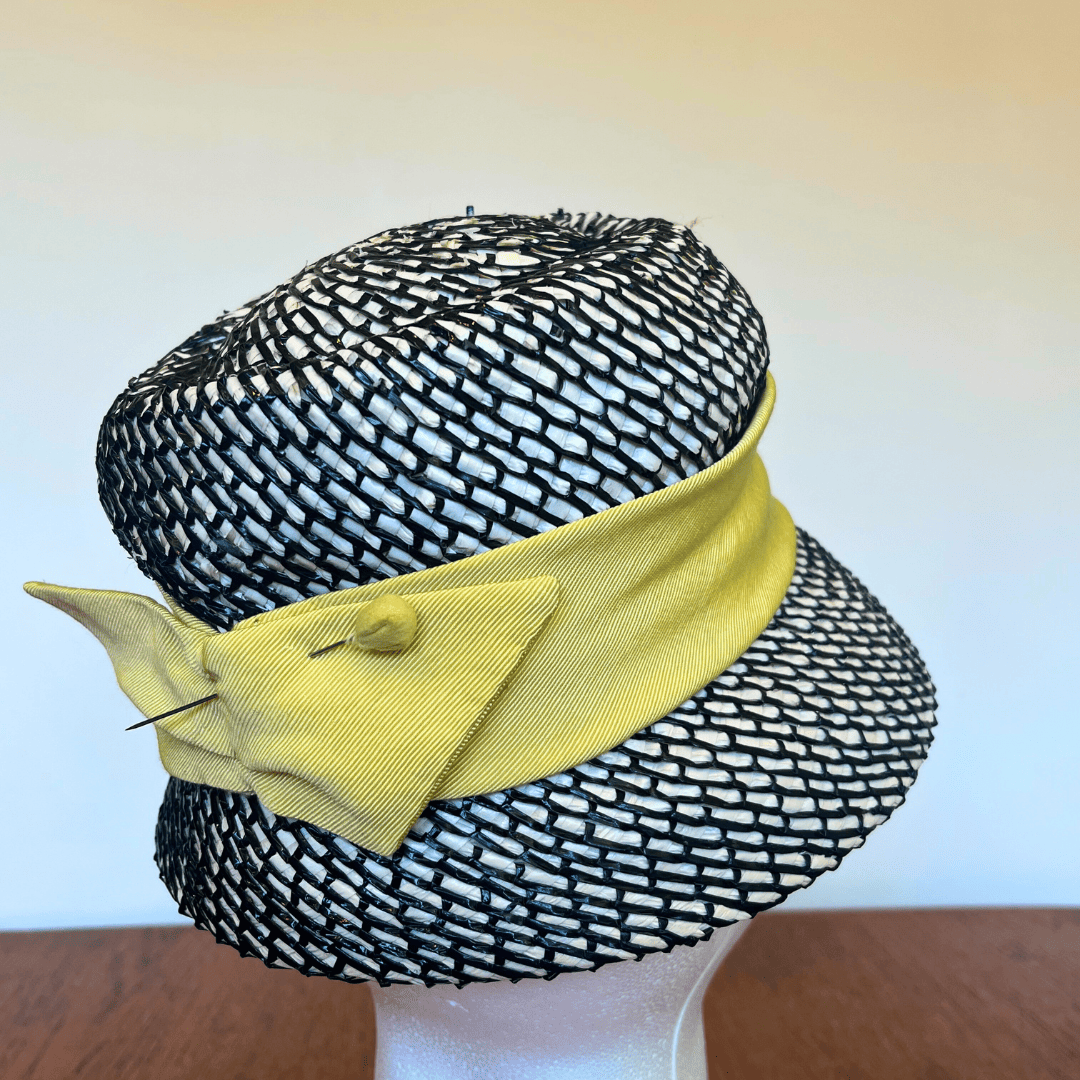 Chapeau noir et jaune années 50