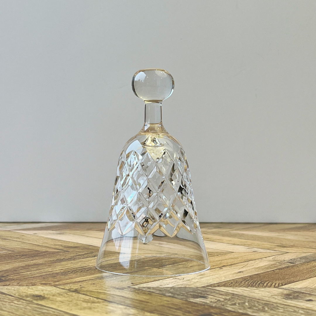 Cloche de service en cristal ciselé