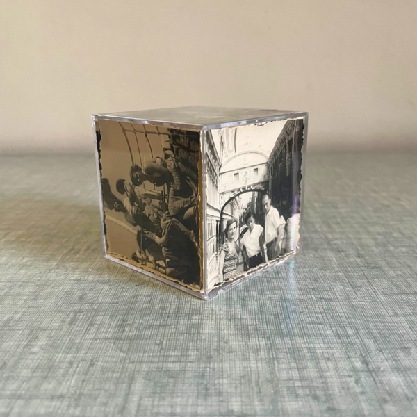 Cube photo authentique vintage – Un objet de mémoire au charme intemporel