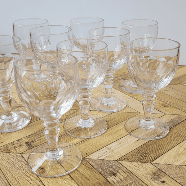 Ensemble de 9 verres à vin anciens