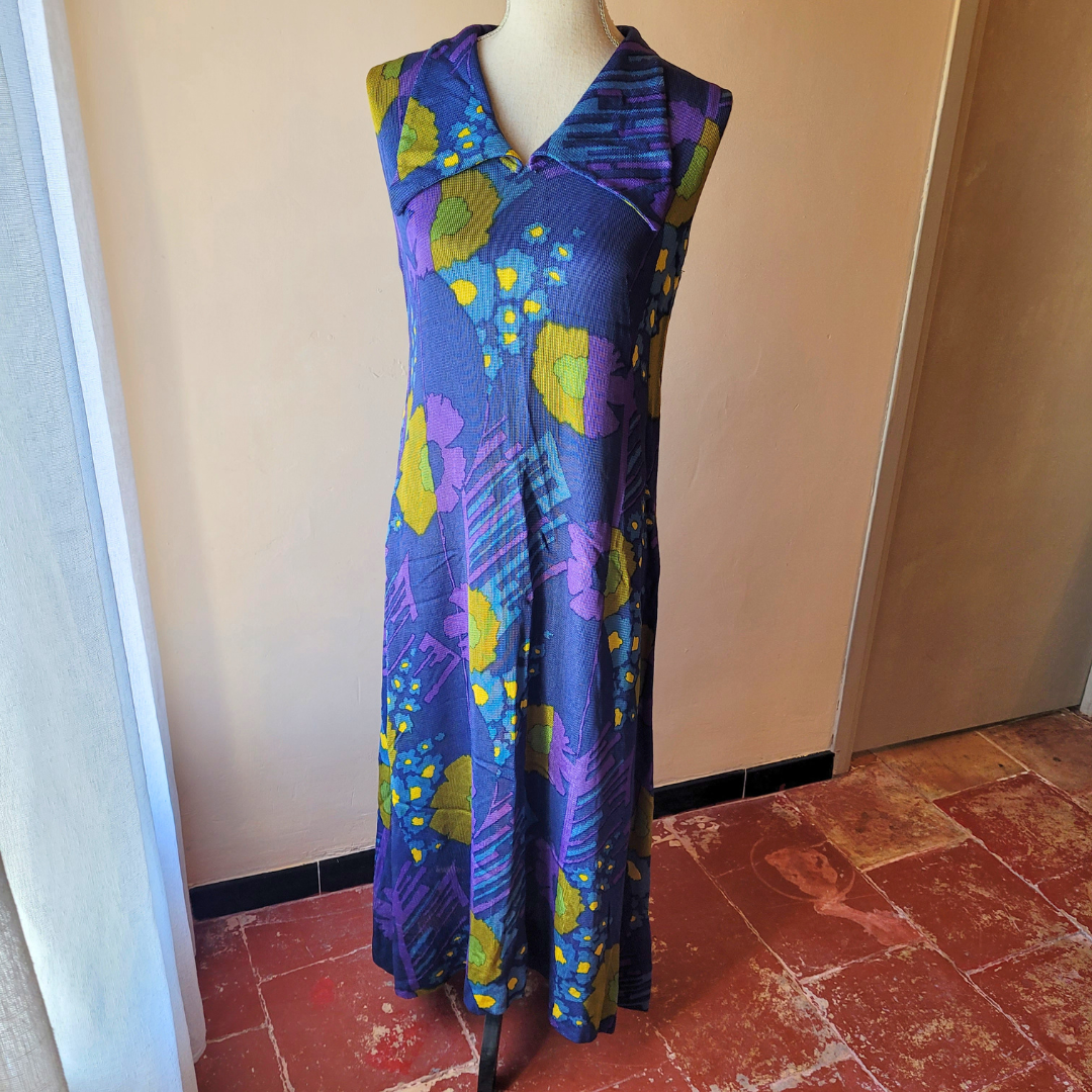 Robe bleu violet vintage – Élégance délicate et charme intemporel