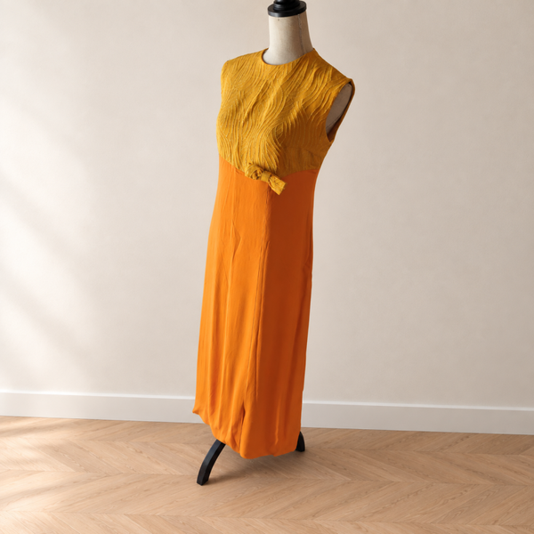 Robe orange vintage – Élégance solaire et charme intemporel