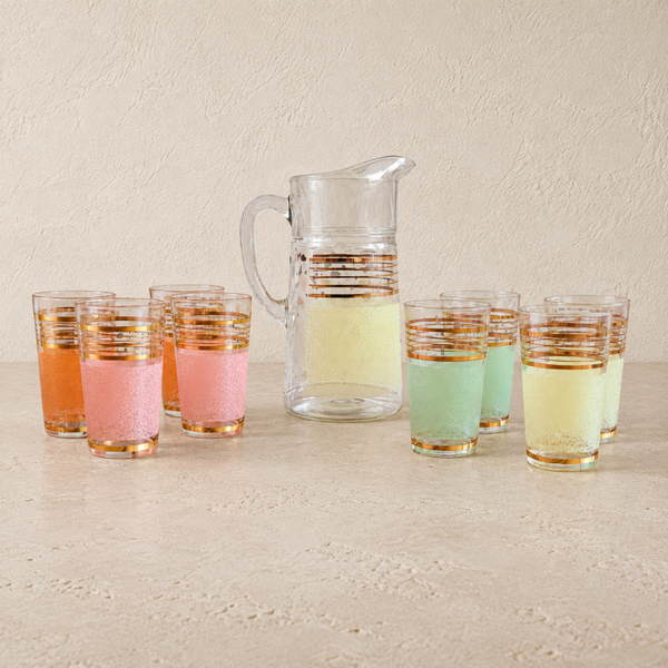 Service à orangeade vintage — pichet et 8 verres colorés et dorés