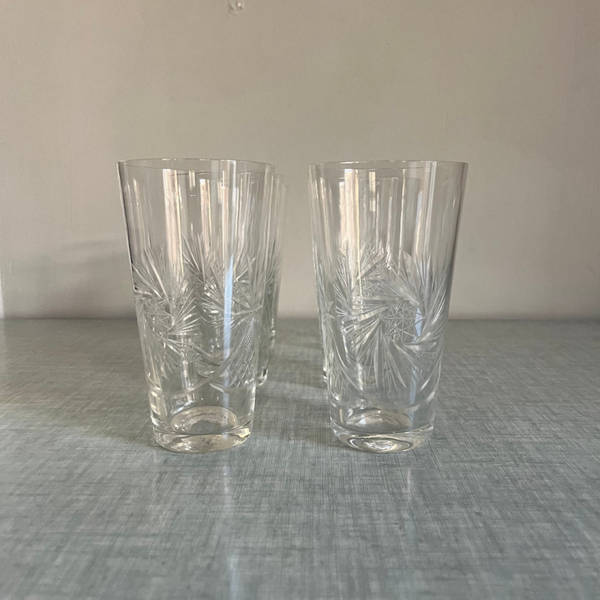 Ensemble de six verres en cristal ciselé