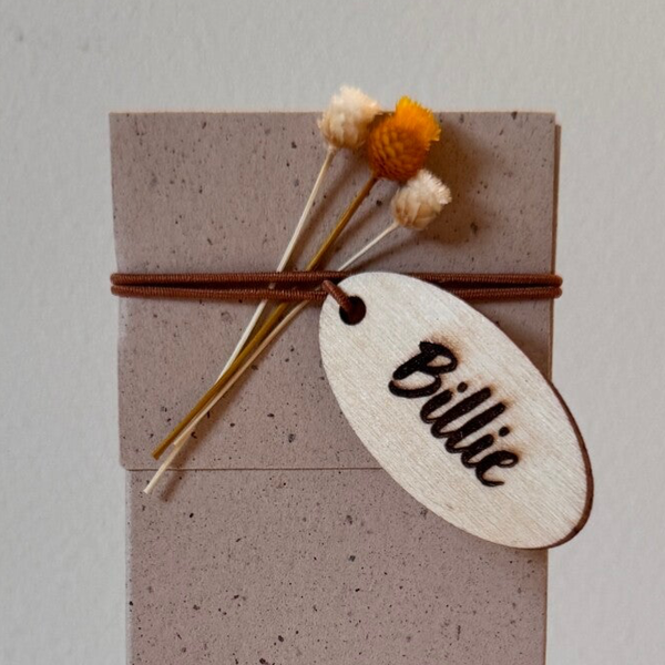 Ovalen houten label met gravure - 20st