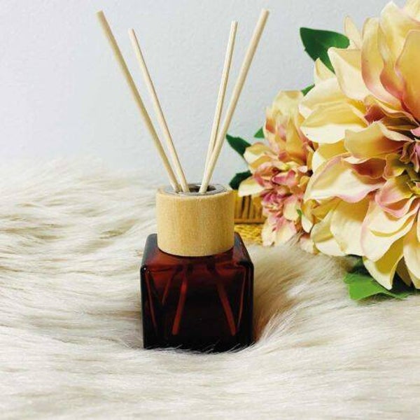 Parfumflesje vierkant met houten dop - 12 st