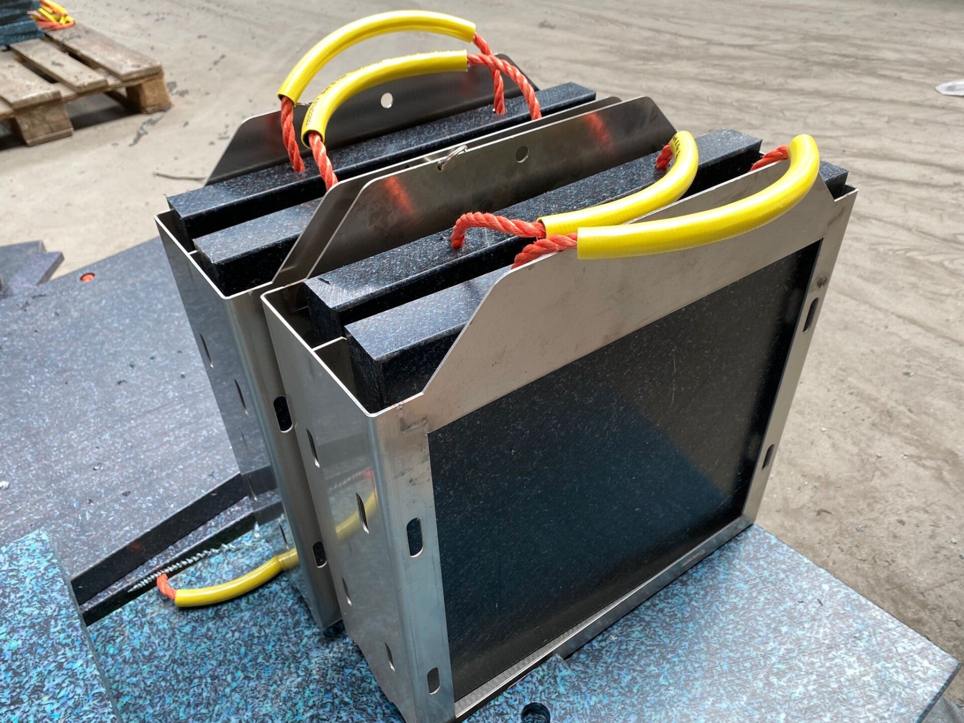 Abstuetzplatten in gww-pro Halterungen