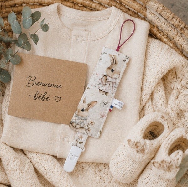 Attache-tétine bébé – Création artisanale cousue main – Modèle L'éveil du printemps