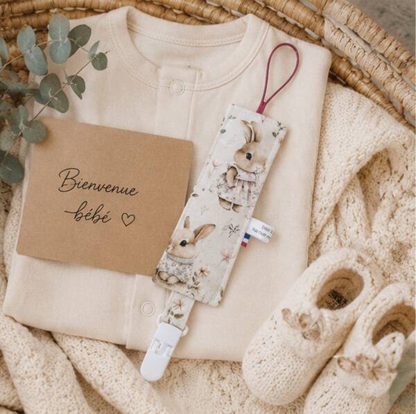 Attache-tétine bébé – Création artisanale cousue main – Modèle L'éveil du printemps