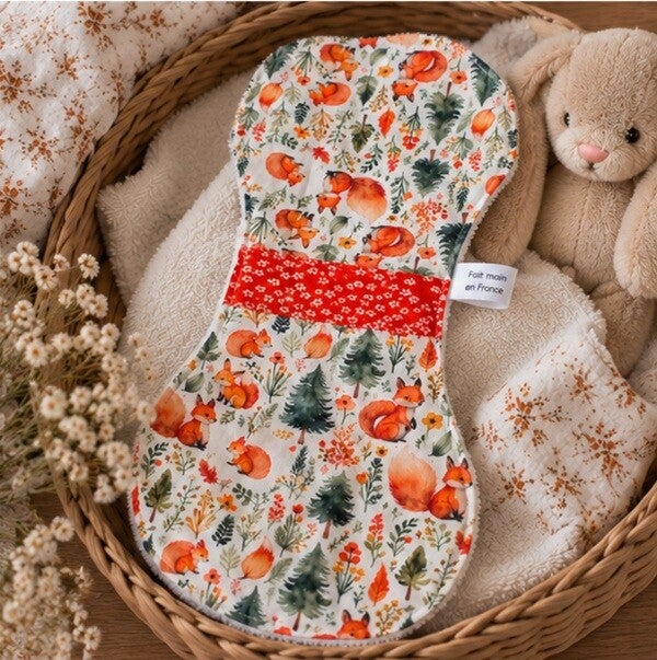 Bavoir épaule bébé en coton et éponge – Protection allaitement et biberon – Collection Promenade en forêt