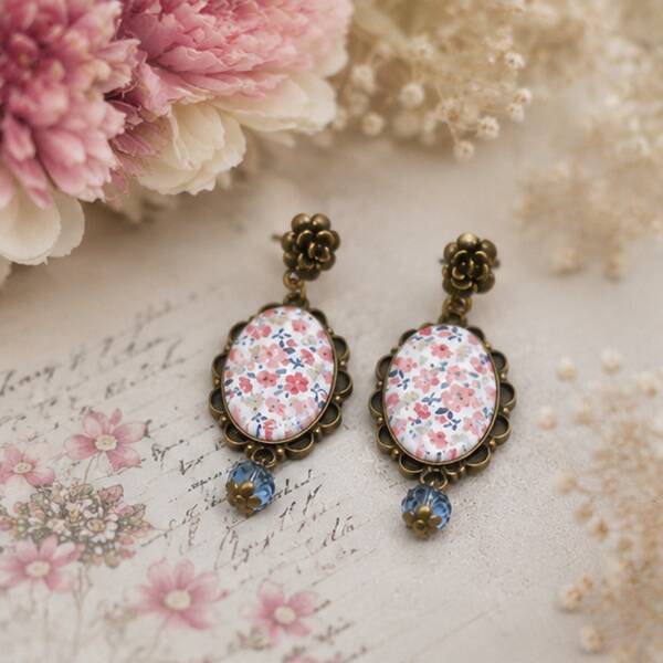 Boucles d’oreilles pendantes illustrées cabochon en verre – Lin rouge – Artisanat
