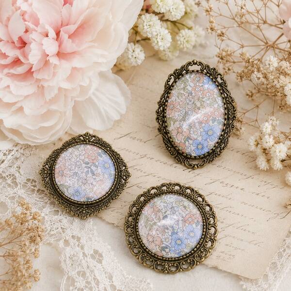 Broches illustrées cabochon en verre – Fleurs de printemps – Bijou artisanal