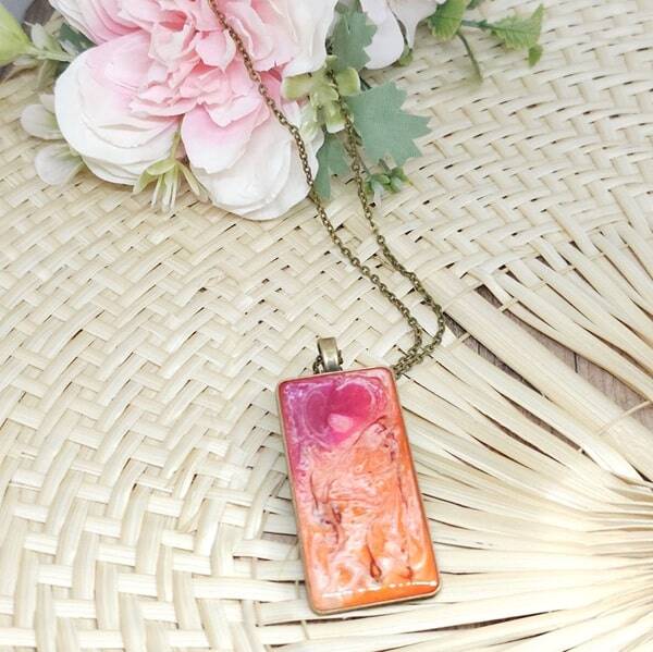 Collier en résine, Pendentif rectangulaire, Modèle Printemps