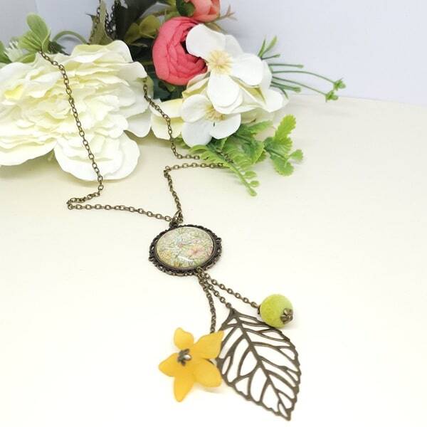 Sautoir avec cabochon en verre, Forme ronde, Modèle Orchidée