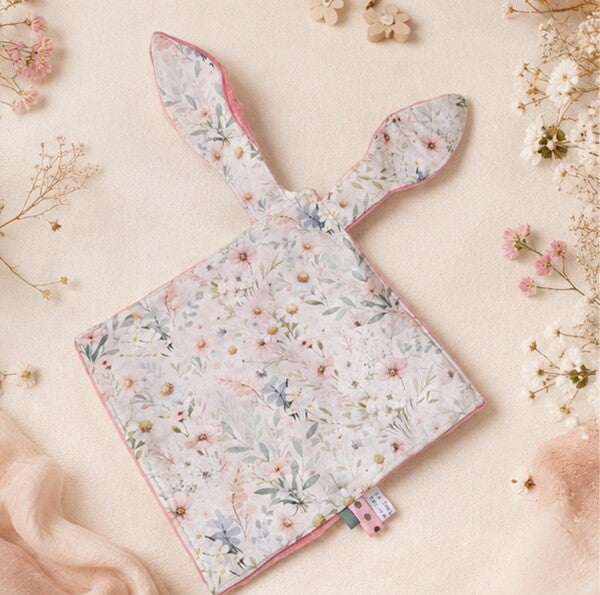 Doudou plat tout doux pour bébé – Compagnon confectionné à la main – Modèle Fleurs de printemps