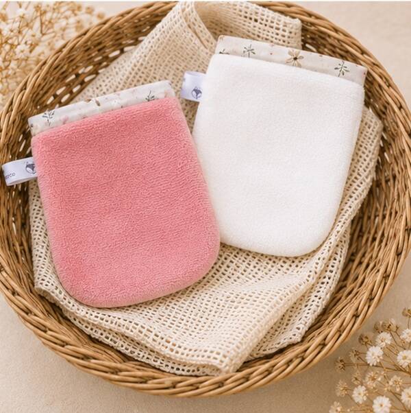 Mini gants débarbouillettes lavables – Fleurs roses  – Éponge bambou ultra douce
