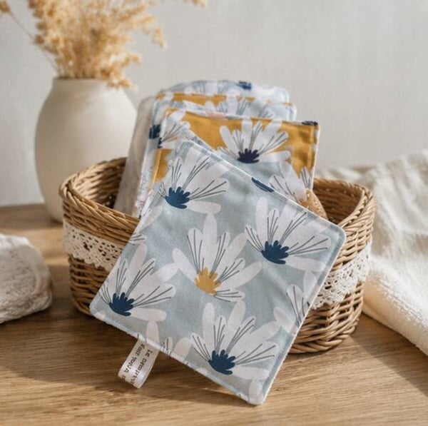 Lingettes démaquillantes lavables 10.5 x 10.5 cm – Fleurs de lotus –  Coton & éponge bambou