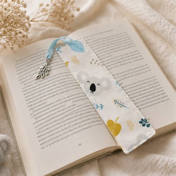 Marque-page artisanal en tissu – Koala – Fait main