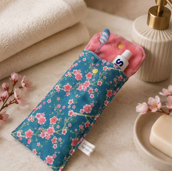 Pochette à brosse à dents – Fleurs de cerisier rose – Création artisanale