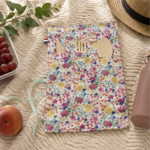 Pochette à couverts nomade en coton enduit – Modèle classique – Prairie fleurie