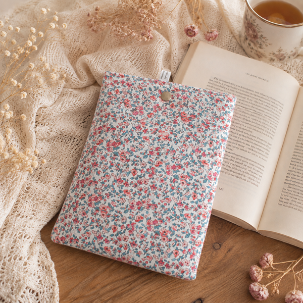 Pochette à livre artisanale molletonnée – Protection livres, liseuses et carnets – Modèle Printemps