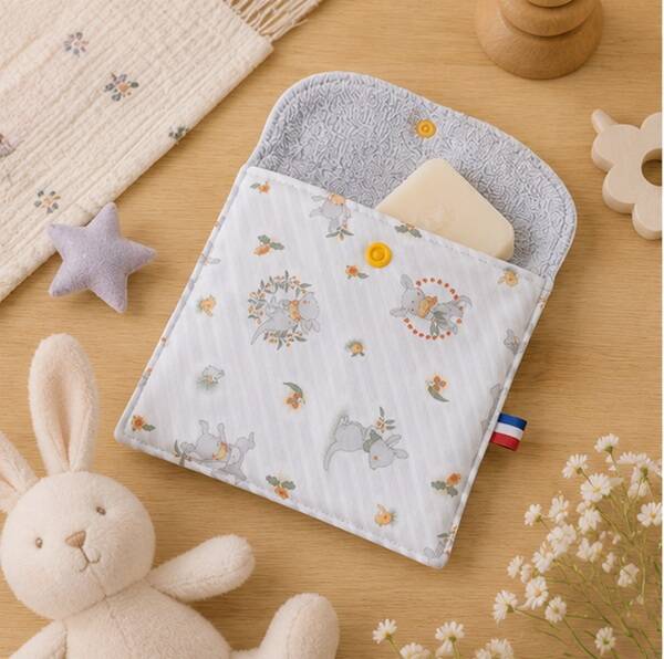 Pochette pour savon et shampoing solides en tissu – Les petits kangourous – Création artisanale