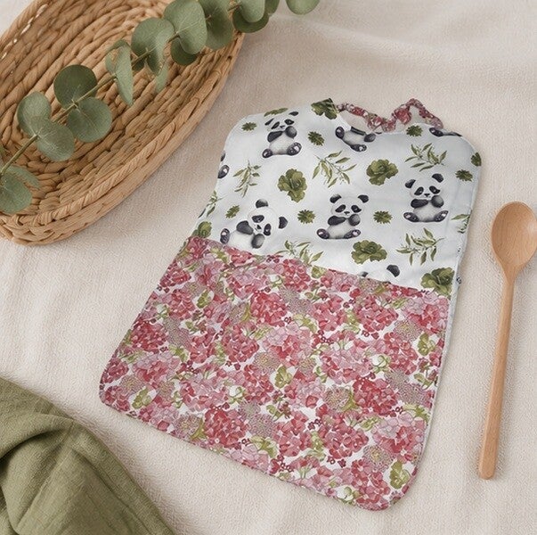 Grand bavoir, Serviette élastiquée coton et éponge – Bavoir repas – Accessoire bébé et jeunes enfants fait main – Modèle Panda