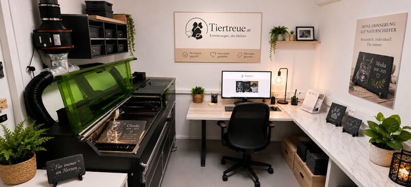 Werkstatt von TierTreue.at in der Steiermark für Tiergedenktafeln und Tiergrabsteine aus Schiefer für Hunde, Katzen und Pferde