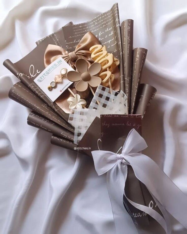 Customized Hair Accessories Bouquet for Sister – Cute Gift Set