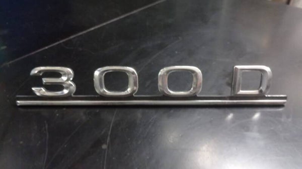 FREGIO STEMMA SCRITTA IN METALLO MERCEDES-BENZ 300D