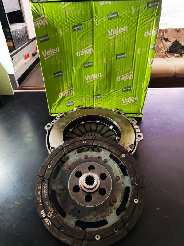 KIT FRIZIONE 2PEZZI FIESTA FUSION MAZDA MOT.1.4TDCI 826493 VALEO
