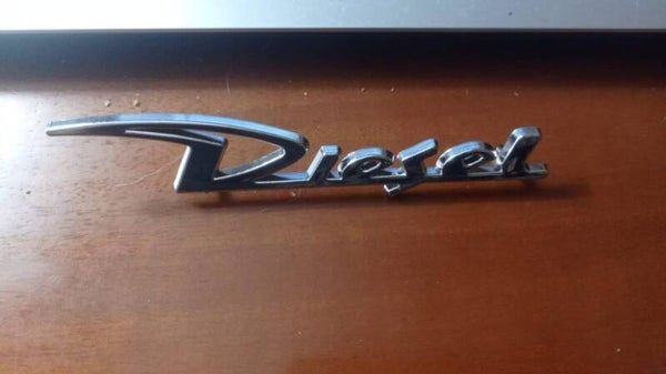 FREGIO STEMMA SCRITTA IN PLASTICA DIESEL (PEUGEOT)