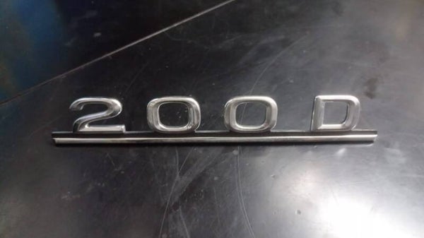 FREGIO STEMMA SCRITTA IN METALLO MERCEDES-BENZ 200D
