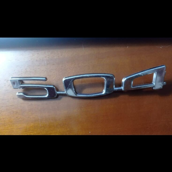 FREGIO STEMMA SCRITTA IN PLASTICA 504 (PEUGEOT)