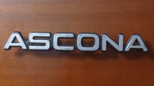 FREGIO STEMMA SCRITTA IN PLASTICA OPEL ASCONA