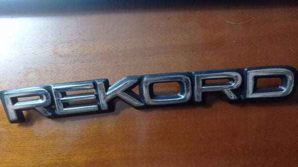 FREGIO STEMMA SCRITTA IN PLASTICA OPEL REKORD