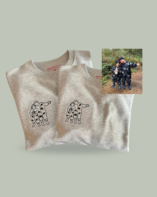 Pack con foto bordada en silueta. Dos sudaderas con y sin capucha o camisetas.