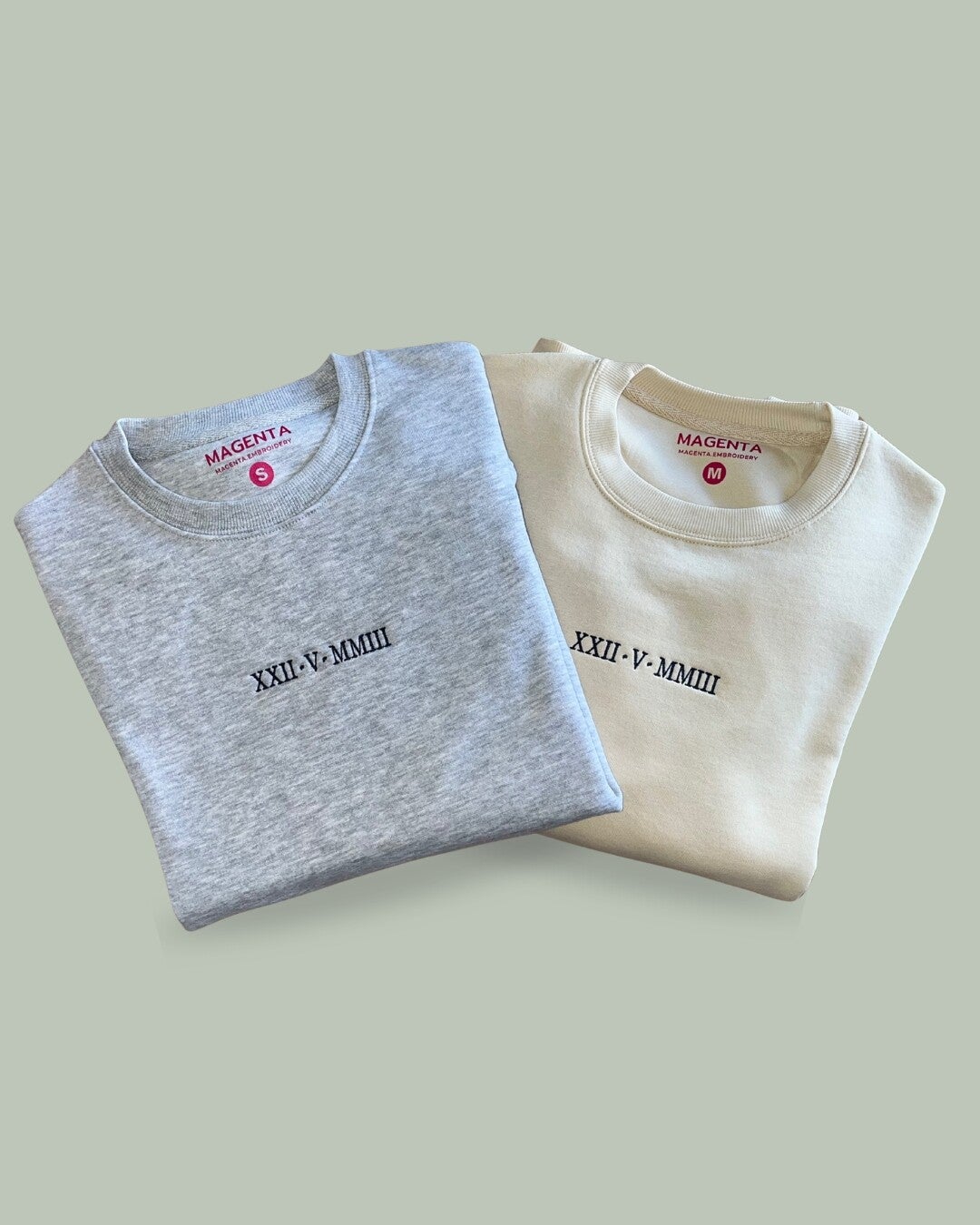 Packs Números Romanos. Dos sudaderas o camisetas con fecha bordada en números romanos.
