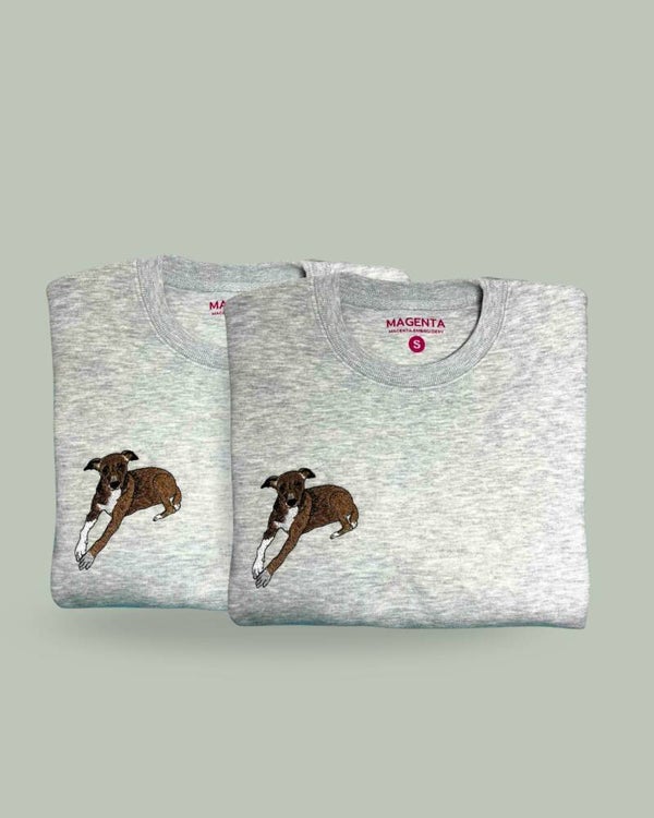 Pack con foto bordada en full color. Dos sudaderas con y sin capucha o camisetas.